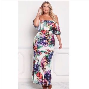 🎀 Reposh 🎀 Floral Fitted Maxi Dress